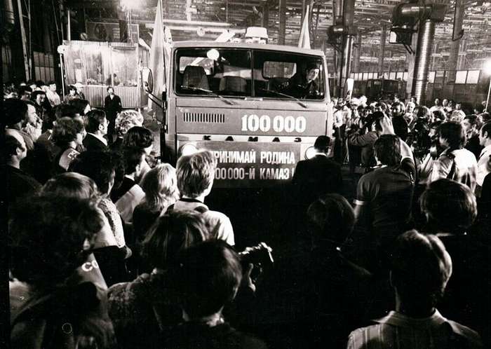 «КАМАЗу» потребовалось лишь три года для выпуска 100 тысячного грузовика   авто