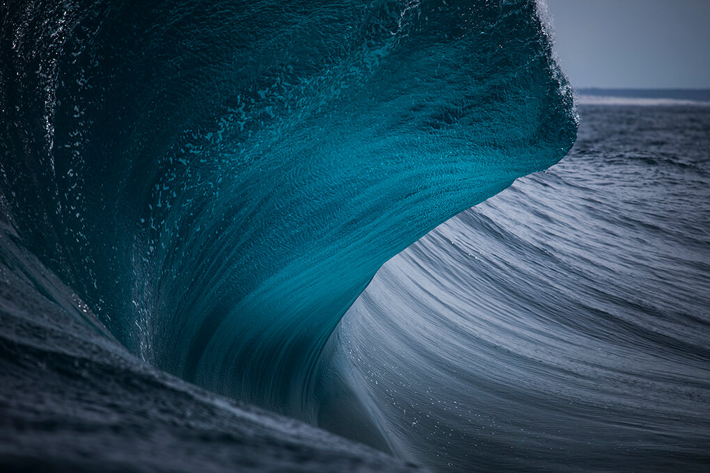 Австралийский фотограф десятки лет снимал волны. Вот его самые сильные фото Фотография