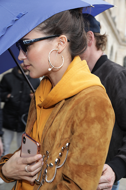 Алисия Викандер и Майкл Фассбендер гуляют по дождливому Парижу Звездные пары