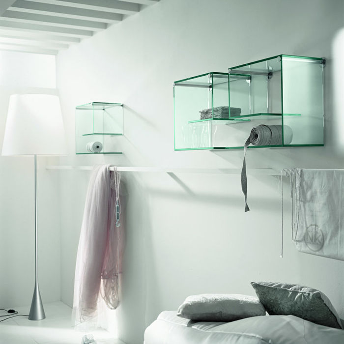 Стеклянные полки – лучшее решение для маленькой комнаты идеи для дома