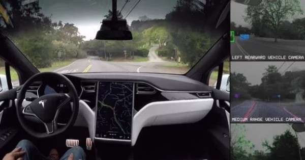Появилось видео с поездкой Tesla от лица машины