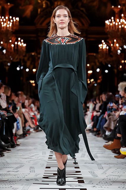 Неделя моды в Париже: Наталья Водянова, Тина Кунаки, Опра Уинфри на показе Stella McCartney осень-зима 20190/2020 thereshegrows