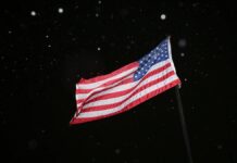 Історичний зимовий шторм накрив дві третини території США