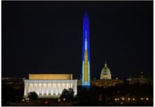 Die Artemis-2-Mission der NASA wird mit der Washington Monument Projection gefeiert
