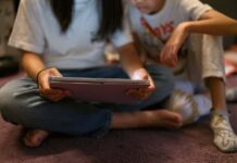 Закон Великобританії загрожує приватності дорослих у спробі обмежити доступ дітей онлайн